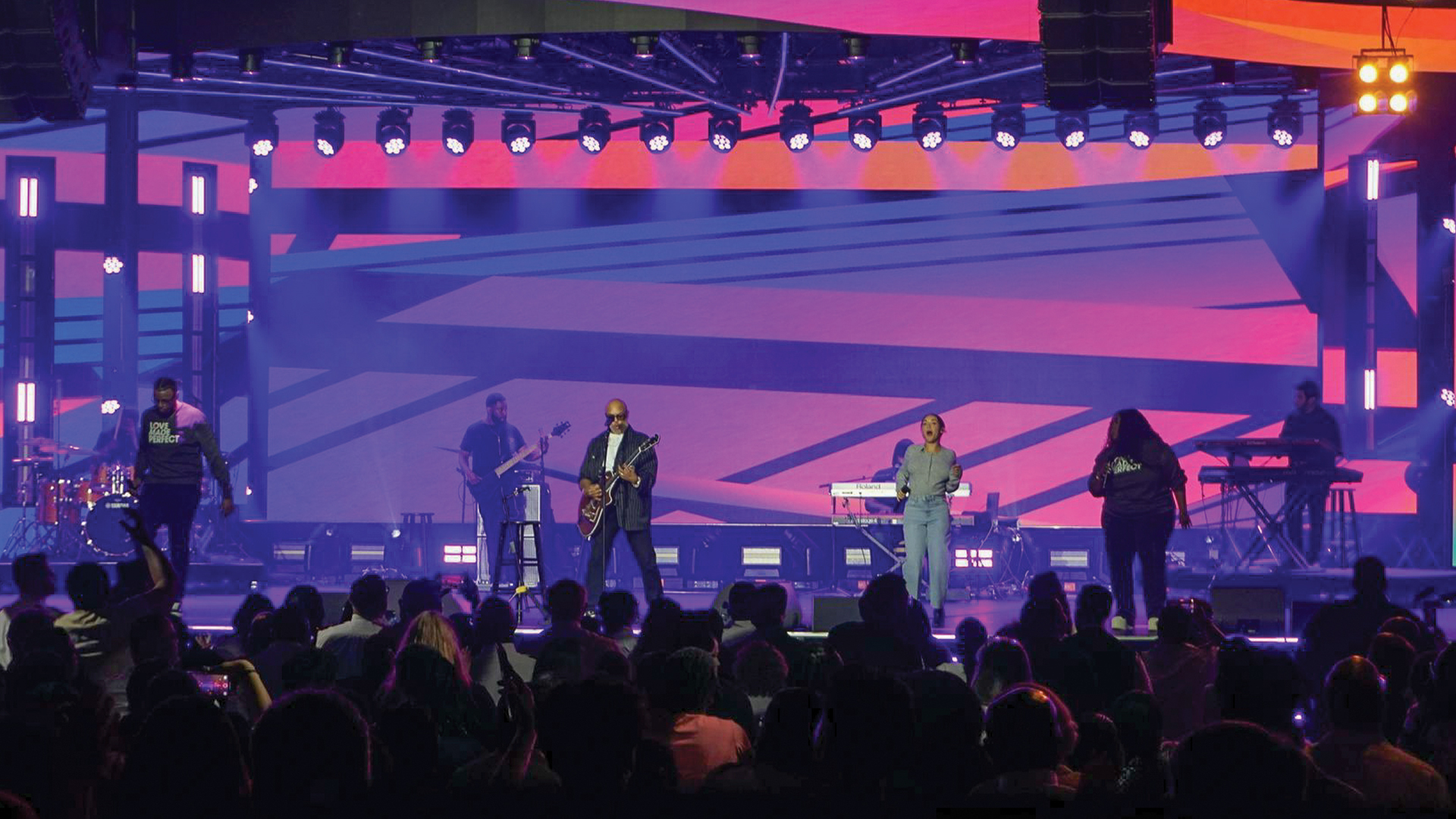 Indoor vs Outdoor LED Video Walls: Application Requirements and Specification Differences